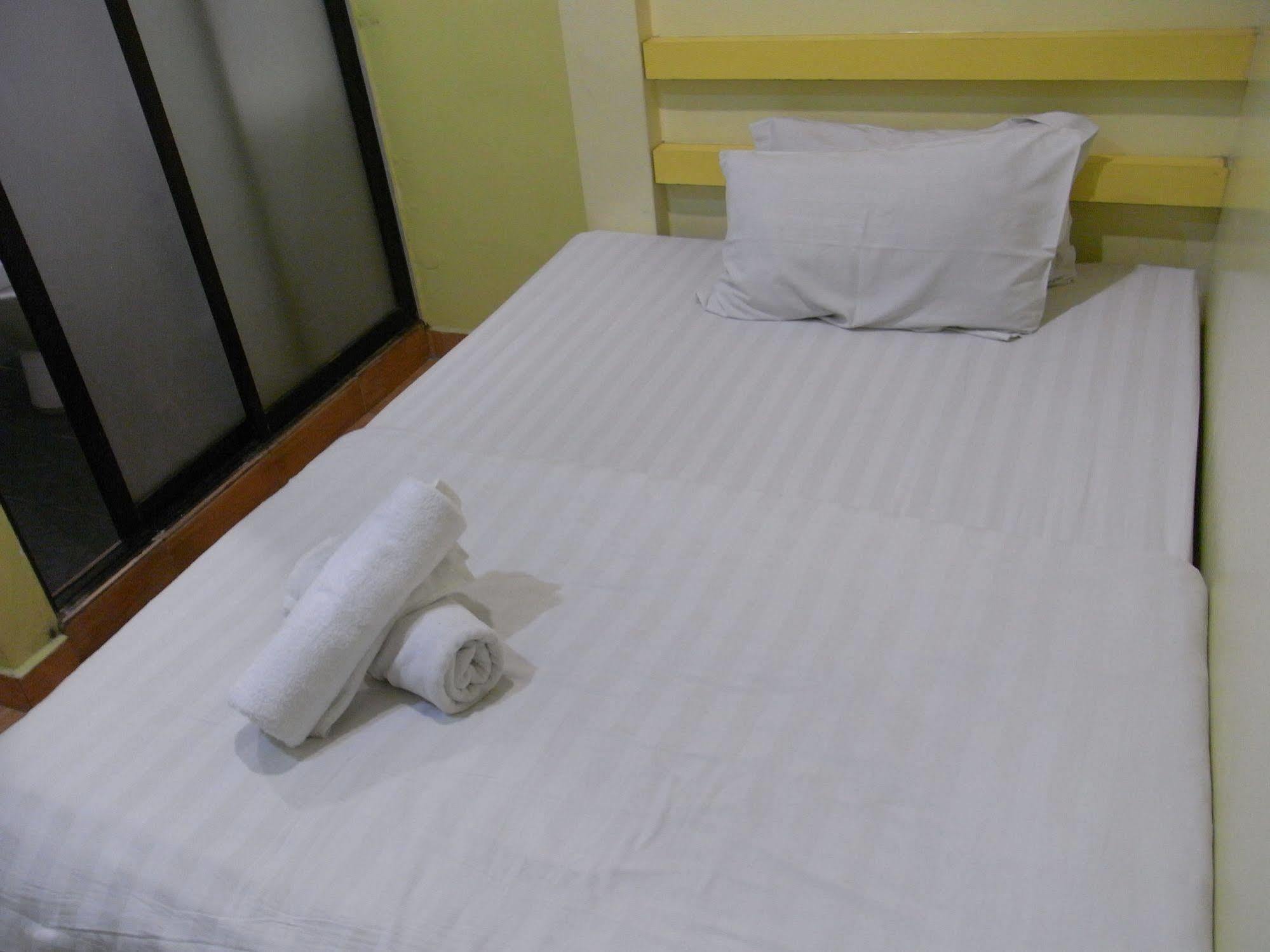 Rest & Go Hotel Shah Alam @ Uitm & Hospital シャー・アラム エクステリア 写真